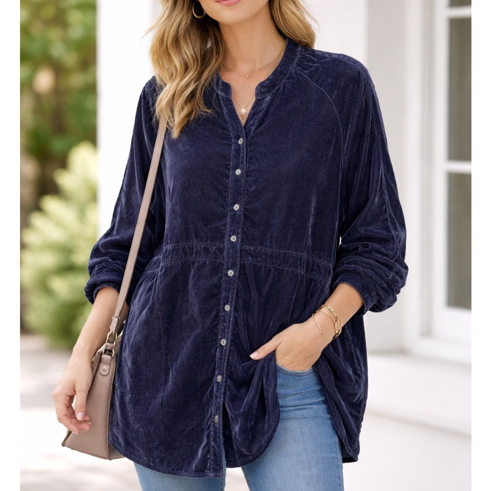 NATURAL LIFE Navy Velvet Button-Front Tunic Top